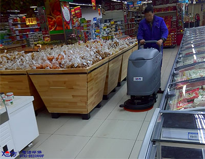 如何進(jìn)行商場(chǎng)保潔工作？